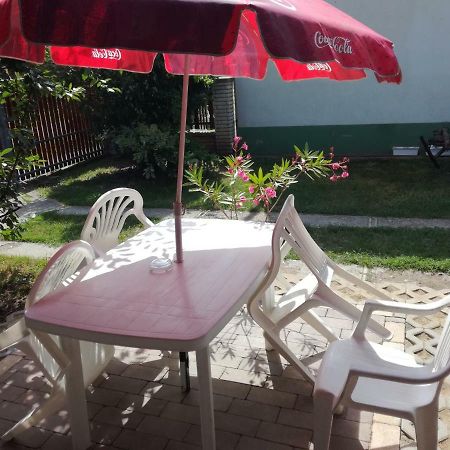 Hajdúszoboszló Plajbi Apartment מראה חיצוני תמונה