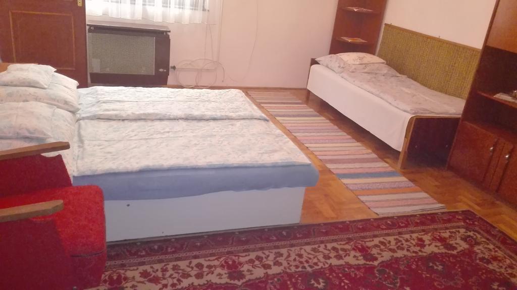 Hajdúszoboszló Plajbi Apartment מראה חיצוני תמונה