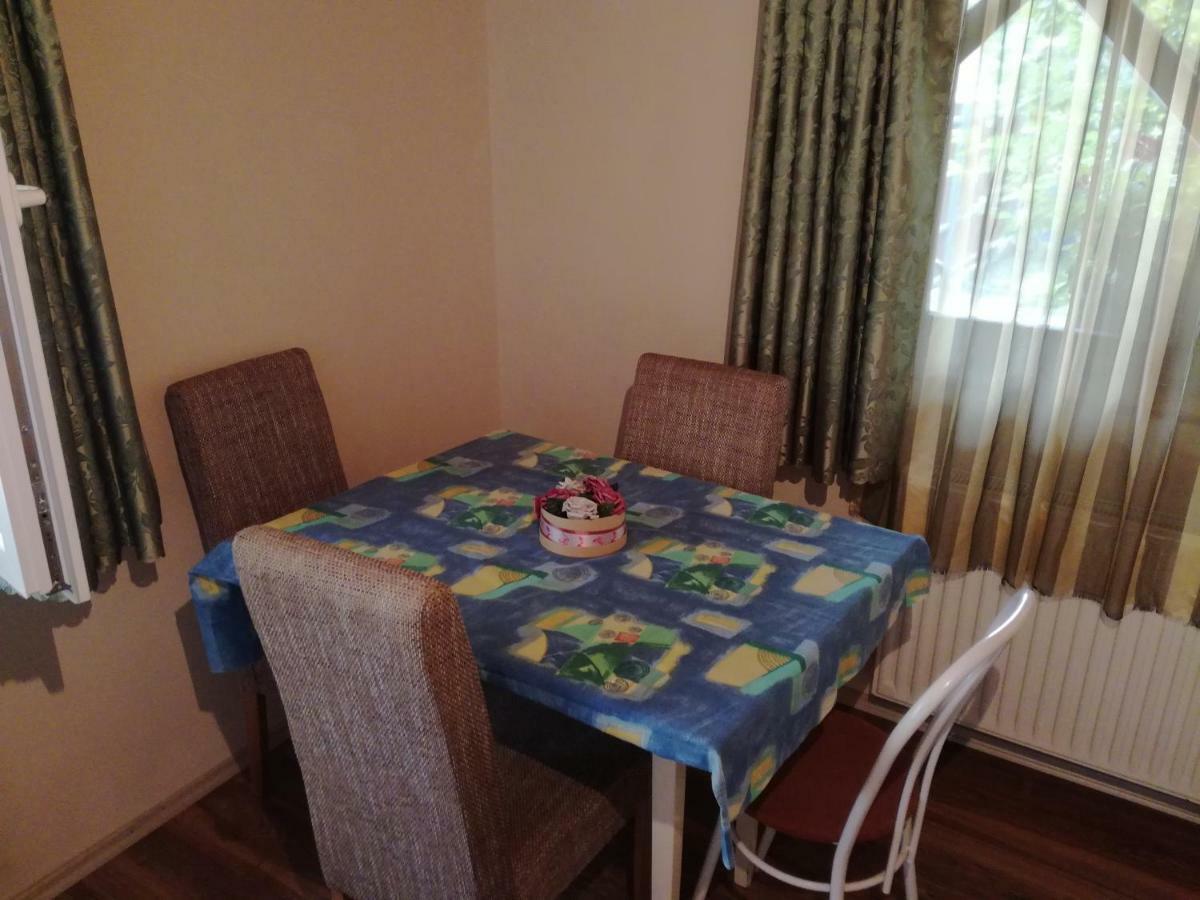 Hajdúszoboszló Plajbi Apartment מראה חיצוני תמונה